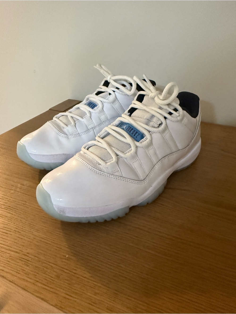 Nike Air Jordan 11 retro low. Legend Blue/ ice blue